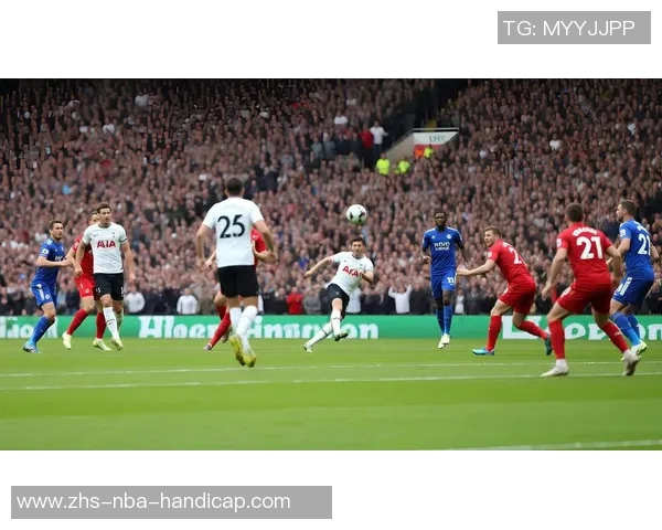 足球球王是如何在绿茵场上书写传奇人生的故事与成就